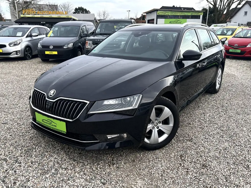 Photo 1 : Skoda Superb 2019 Petrol