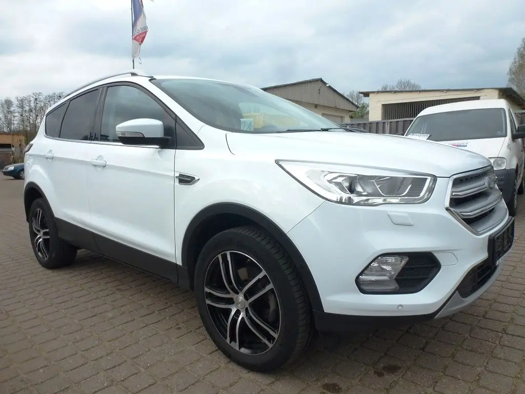 Photo 1 : Ford Kuga 2019 Essence