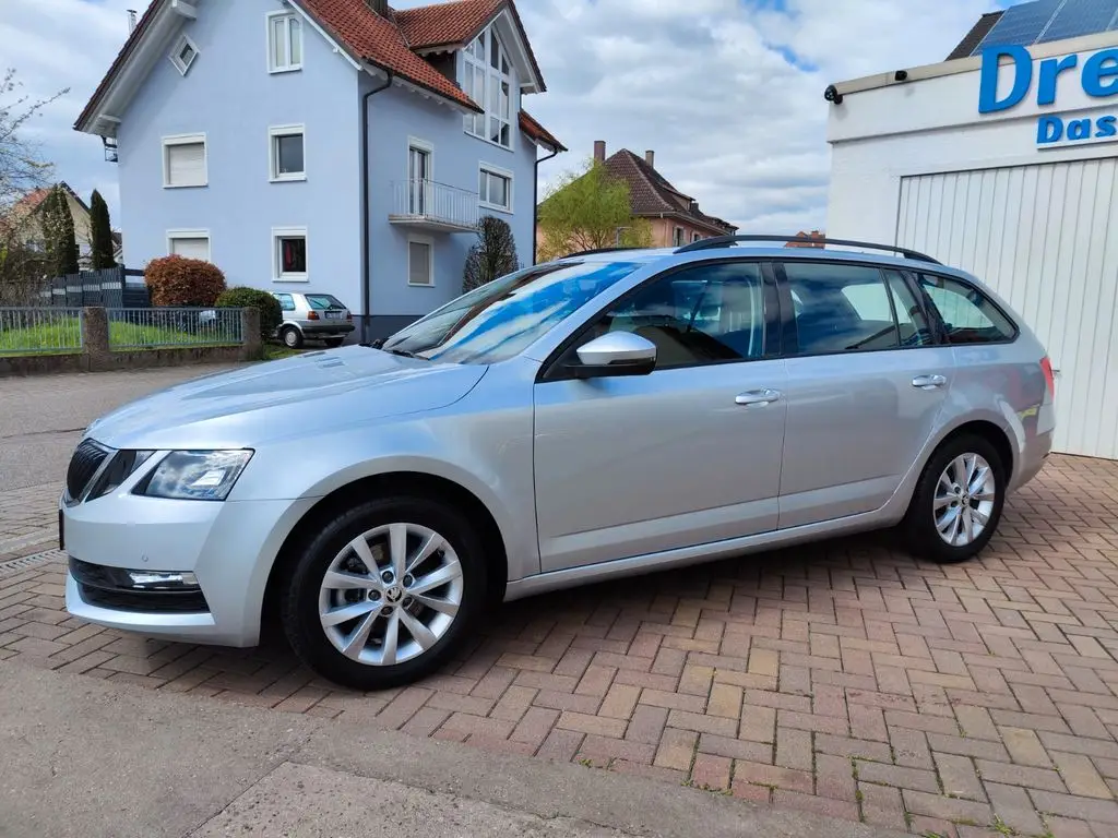 Photo 1 : Skoda Octavia 2020 Others