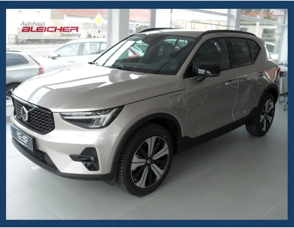 Photo 1 : Volvo Xc40 2023 Hybride