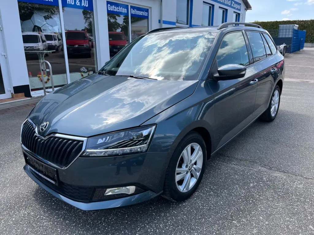 Photo 1 : Skoda Fabia 2021 Petrol