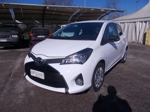 Photo 1 : Toyota Yaris 2015 Petrol