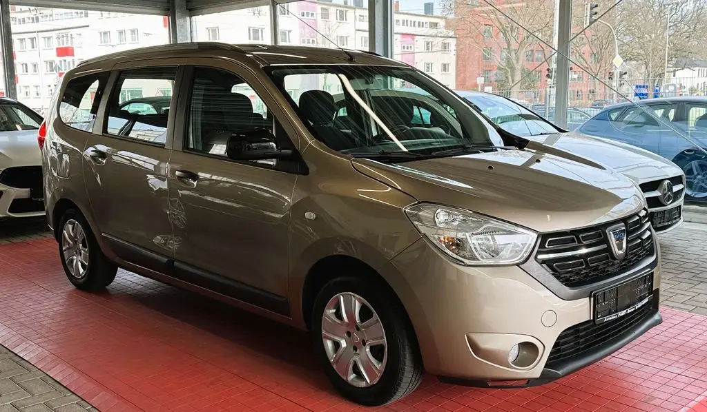 Photo 1 : Dacia Lodgy 2019 Essence