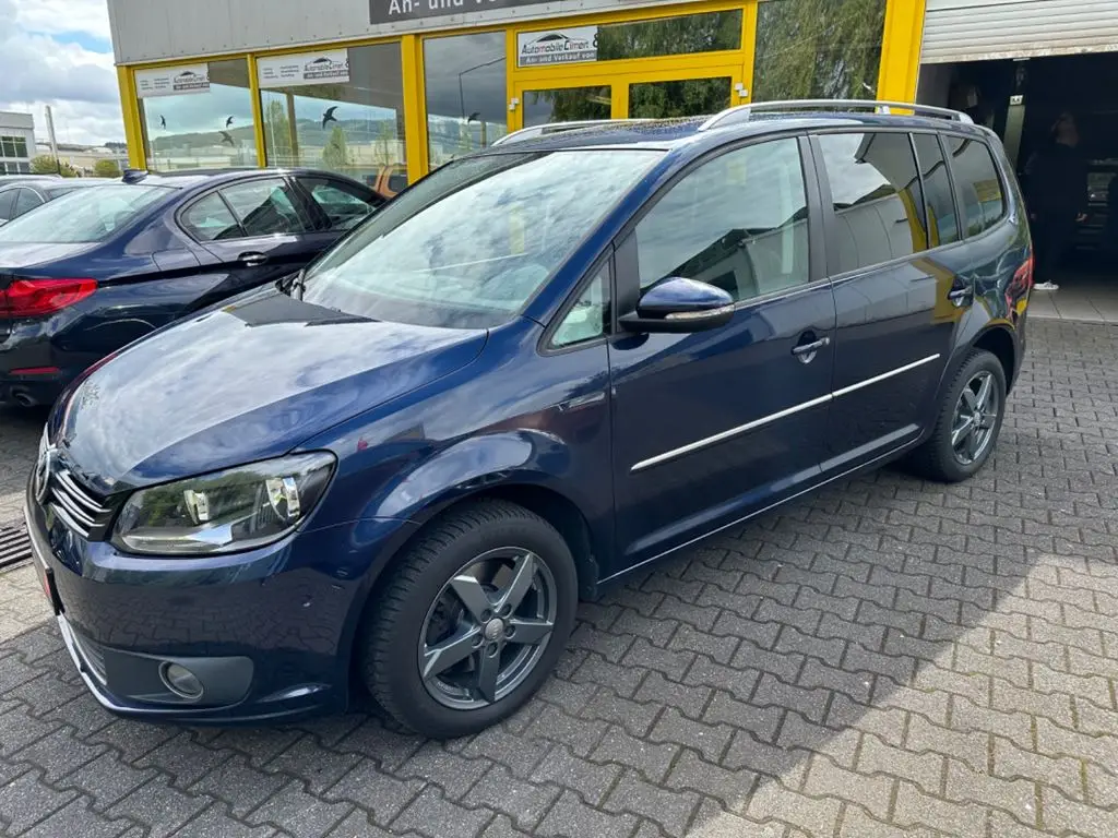 Photo 1 : Volkswagen Touran 2015 Petrol