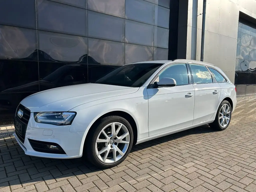 Photo 1 : Audi A4 2014 Essence