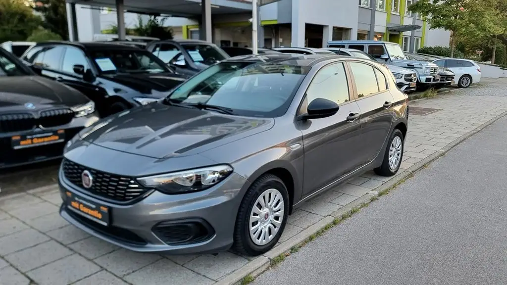 Photo 1 : Fiat Tipo 2018 Petrol