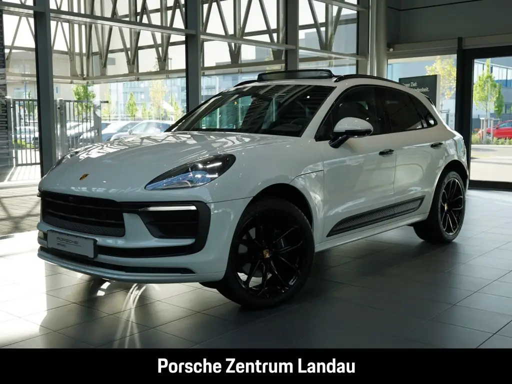 Photo 1 : Porsche Macan 2022 Essence