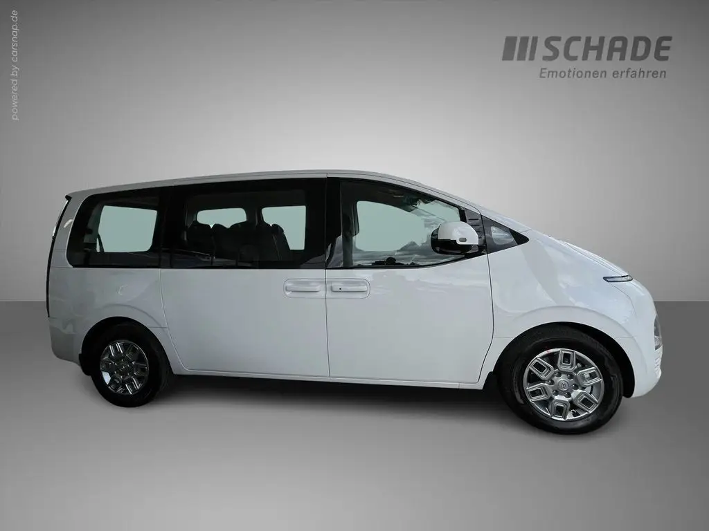 Photo 1 : Hyundai Staria 2024 Diesel