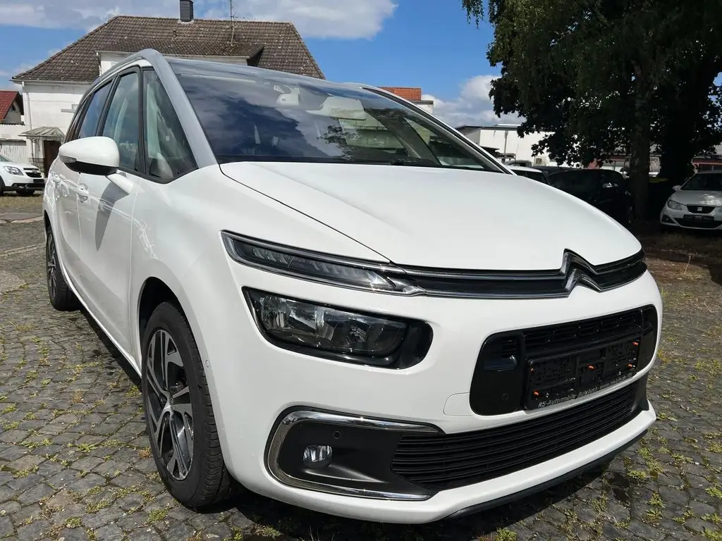 Photo 1 : Citroen C4 2018 Petrol