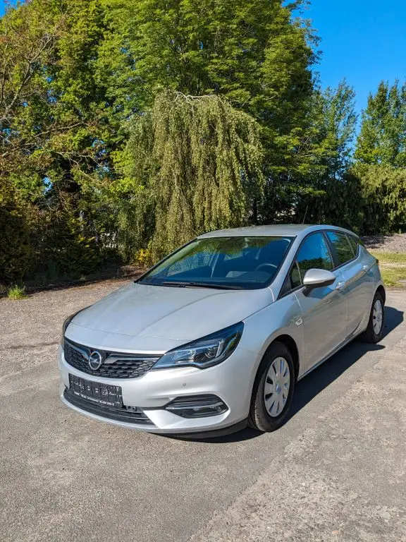 Photo 1 : Opel Astra 2020 Essence