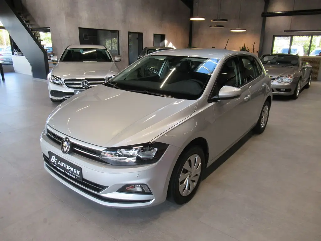 Photo 1 : Volkswagen Polo 2021 Essence