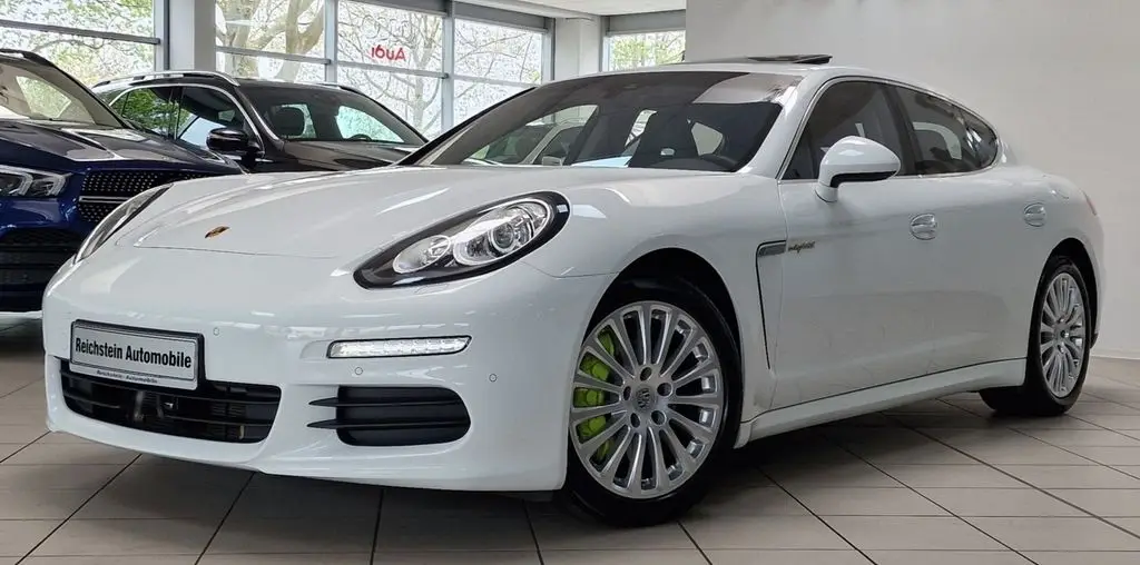 Photo 1 : Porsche Panamera 2015 Essence