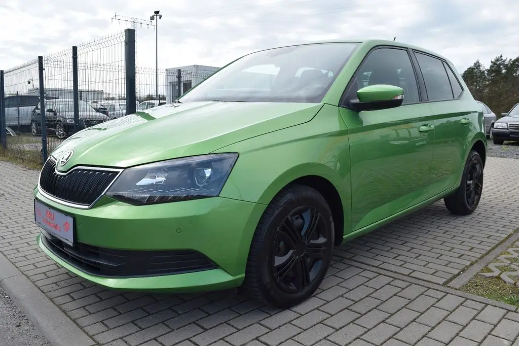 Photo 1 : Skoda Fabia 2017 Essence