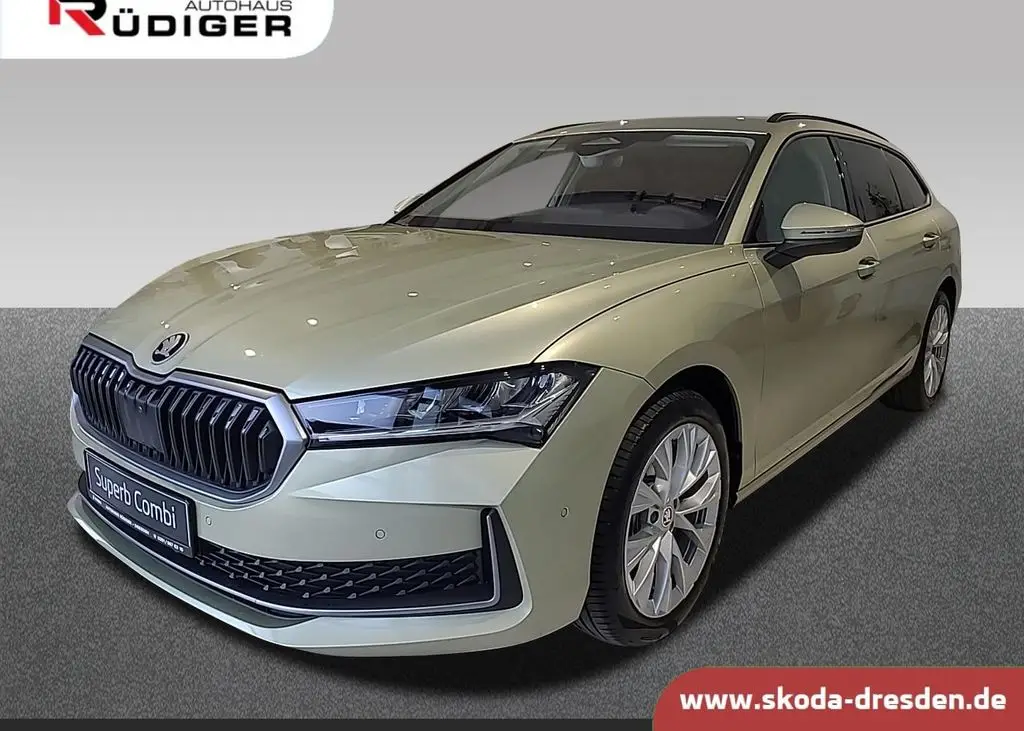 Photo 1 : Skoda Superb 2024 Essence