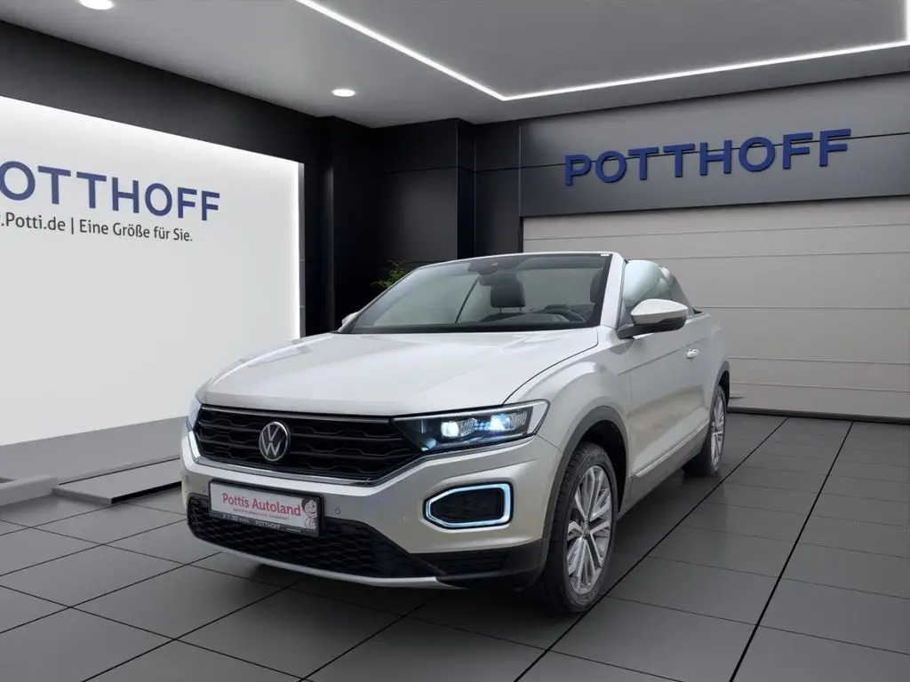 Photo 1 : Volkswagen T-roc 2021 Essence