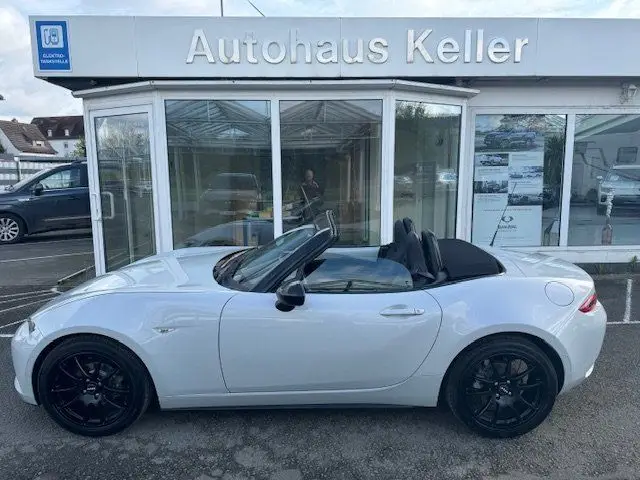 Photo 1 : Mazda Mx-5 2016 Petrol