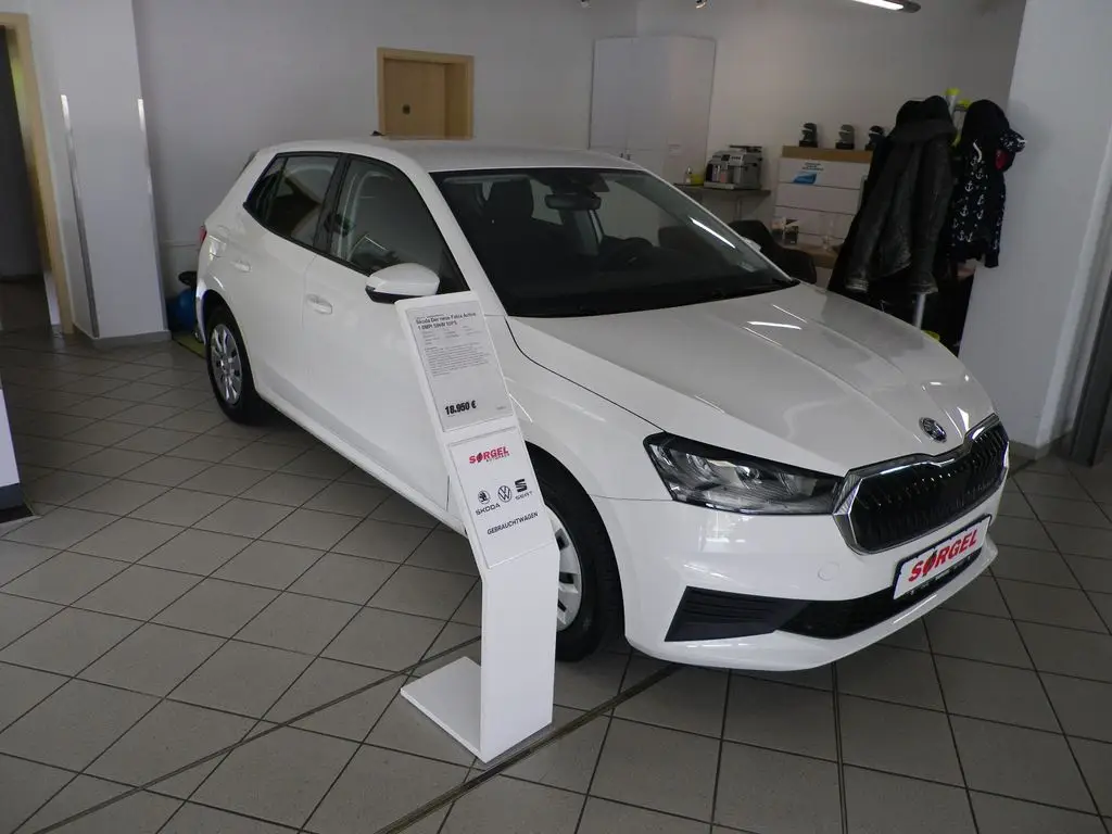 Photo 1 : Skoda Fabia 2023 Petrol