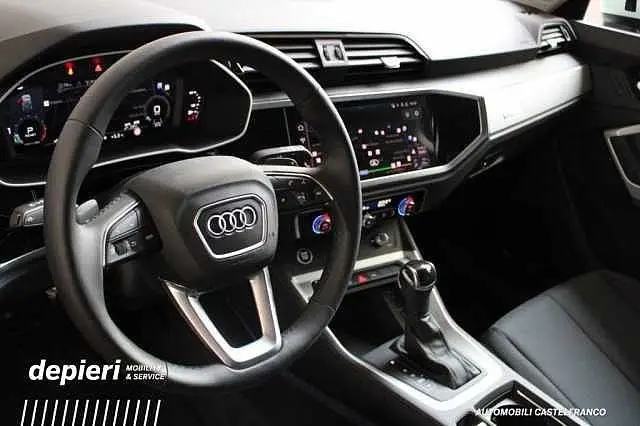 Photo 1 : Audi Q3 2021 Petrol