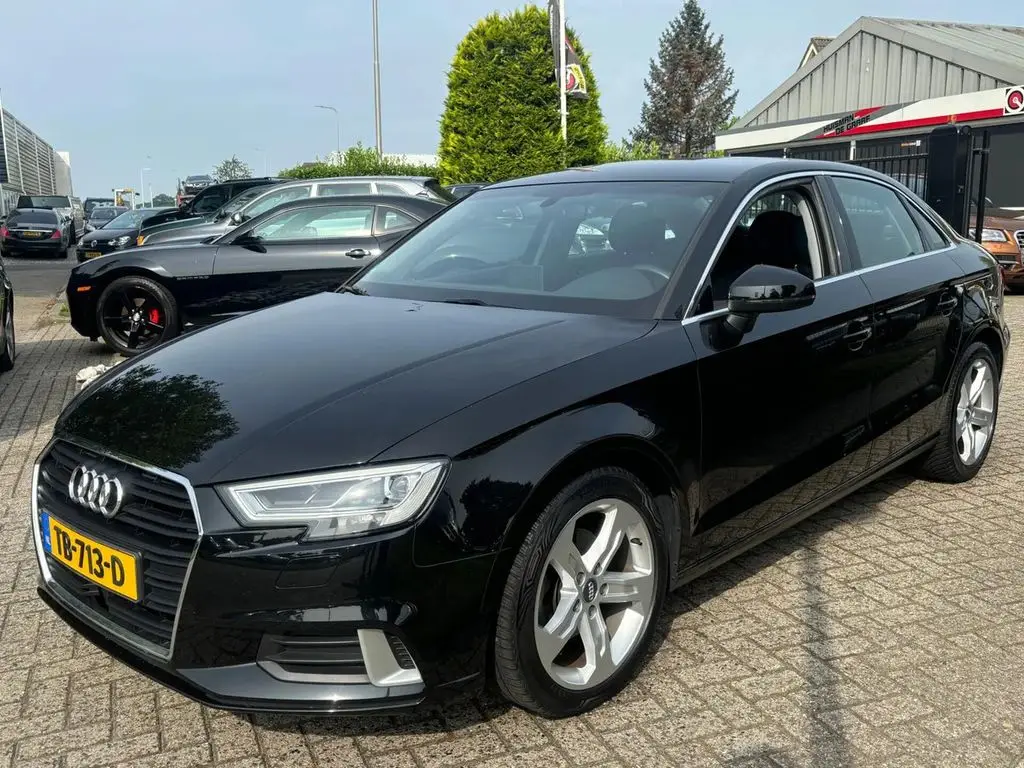 Photo 1 : Audi A3 2018 Diesel