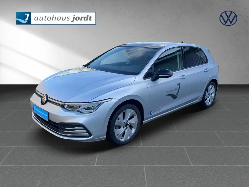 Photo 1 : Volkswagen Golf 2022 Essence