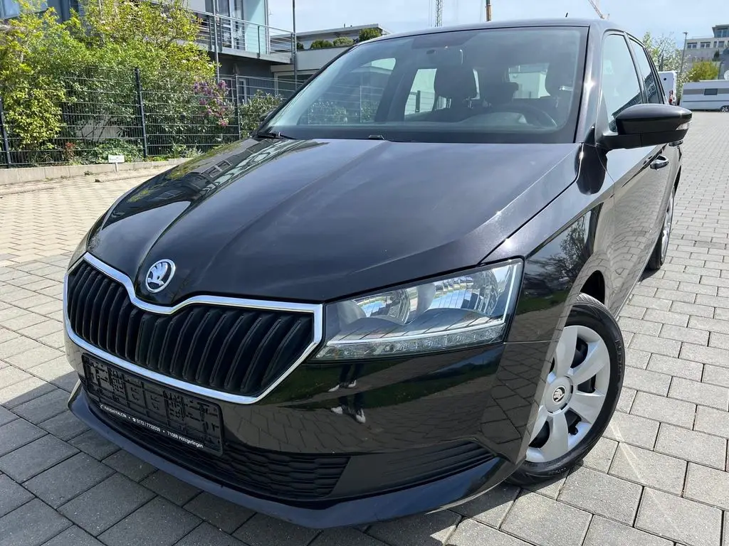 Photo 1 : Skoda Fabia 2019 Petrol