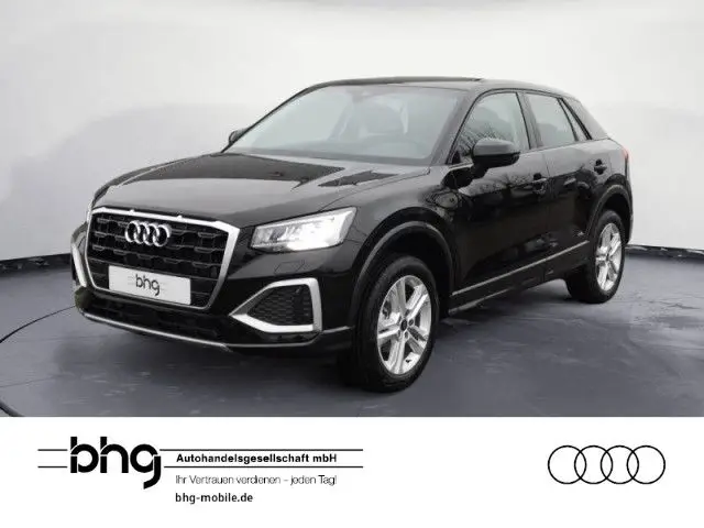 Photo 1 : Audi Q2 2024 Petrol