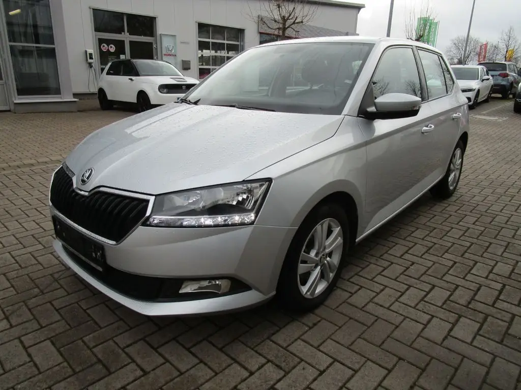 Photo 1 : Skoda Fabia 2021 Essence