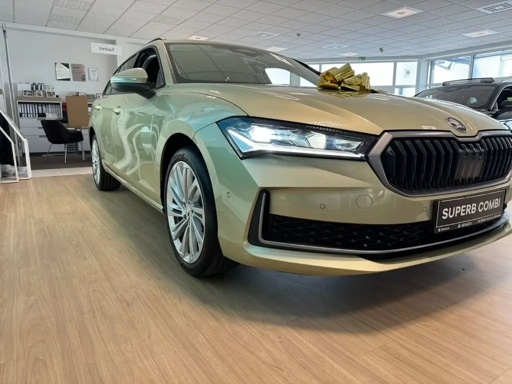 Photo 1 : Skoda Superb 2024 Petrol