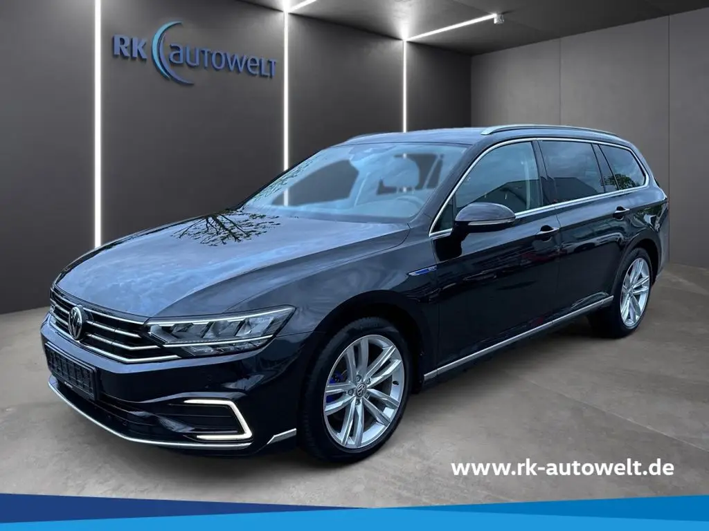 Photo 1 : Volkswagen Passat 2020 Hybrid