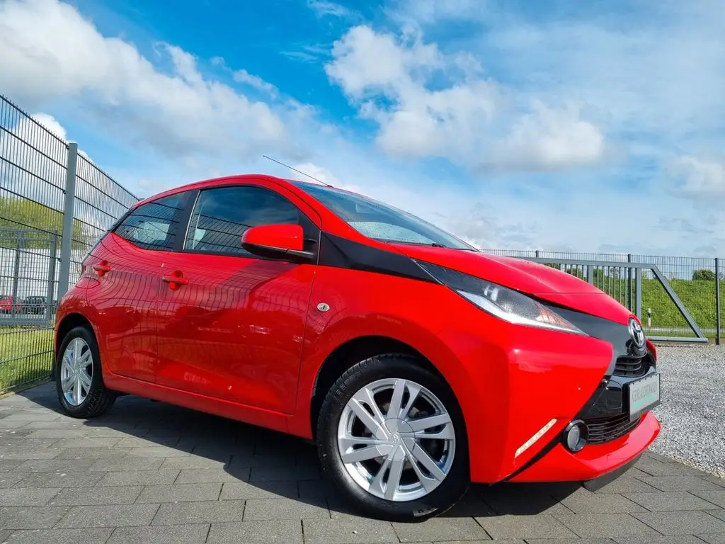 Photo 1 : Toyota Aygo X 2016 Petrol