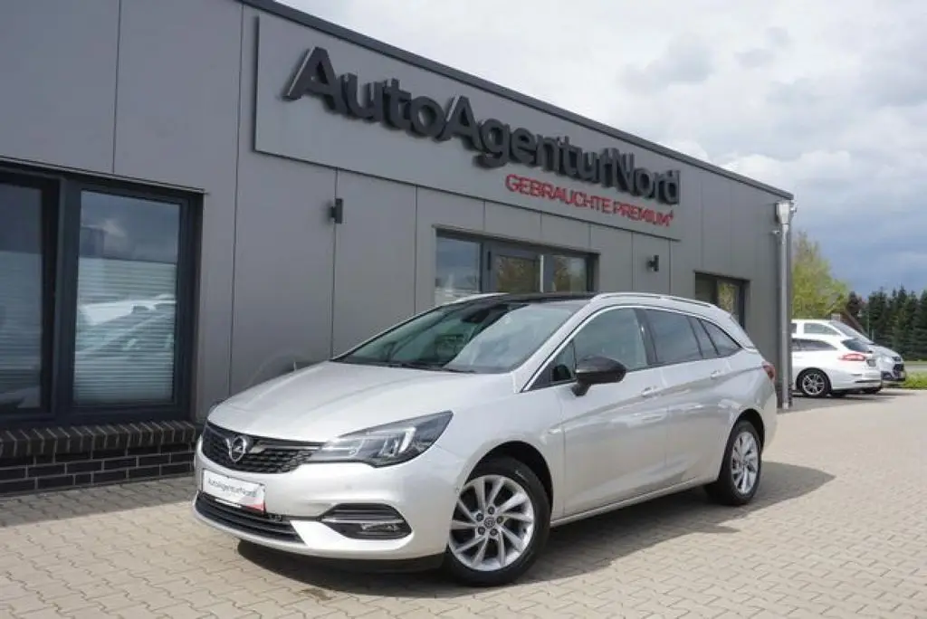 Photo 1 : Opel Astra 2022 Essence