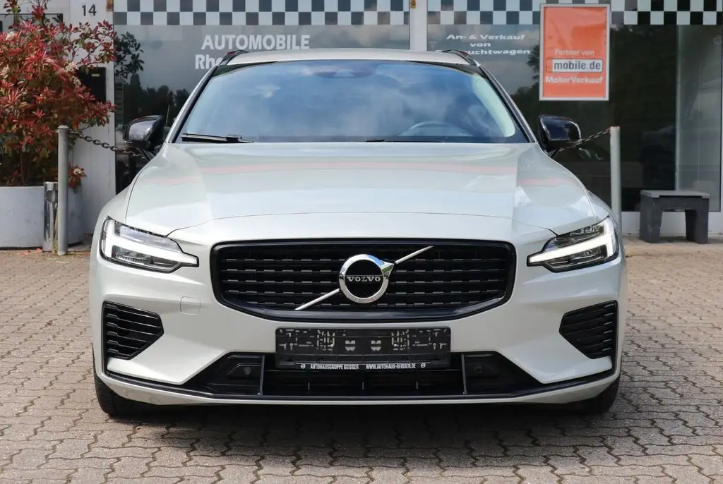 Photo 1 : Volvo V60 2020 Hybride