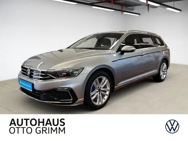 Photo 1 : Volkswagen Passat 2023 Petrol