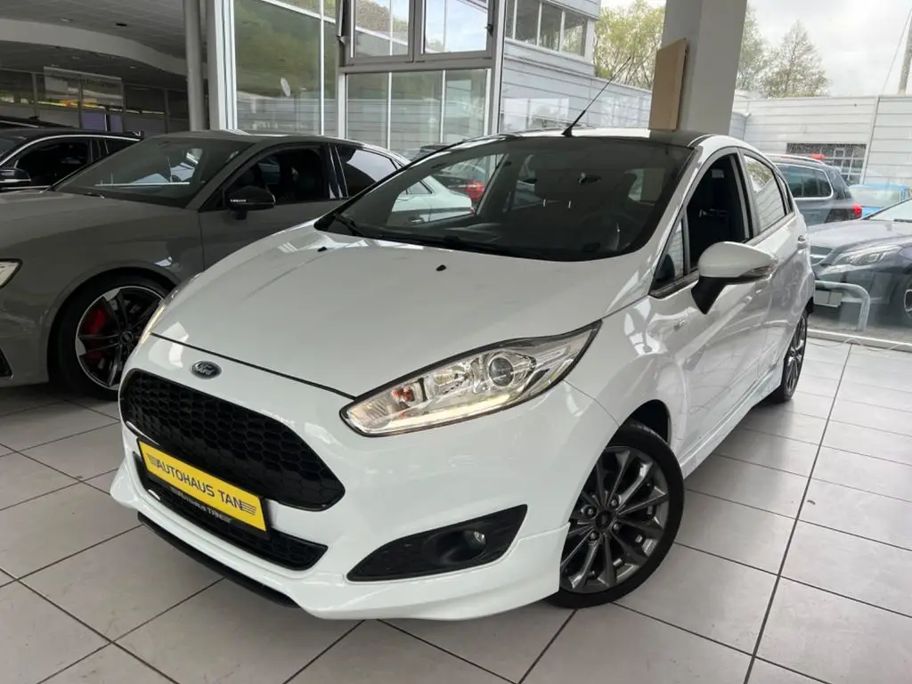 Photo 1 : Ford Fiesta 2017 Petrol