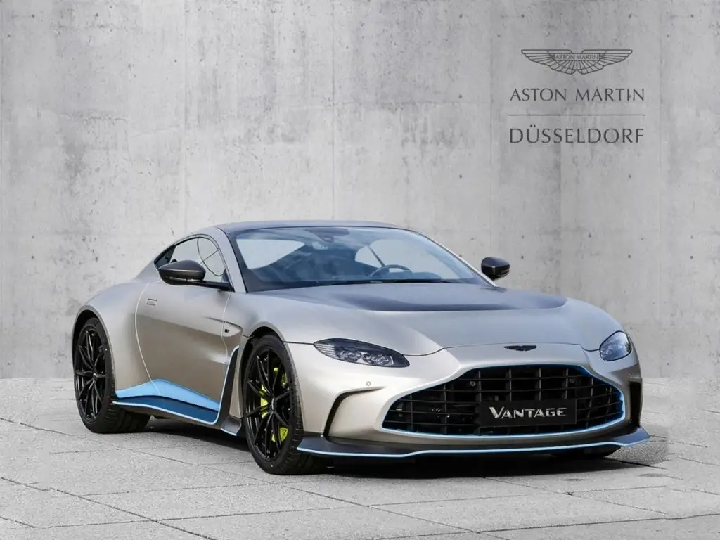 Photo 1 : Aston Martin V12 2023 Essence