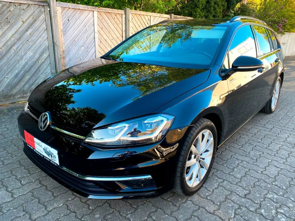 Photo 1 : Volkswagen Golf 2019 Petrol