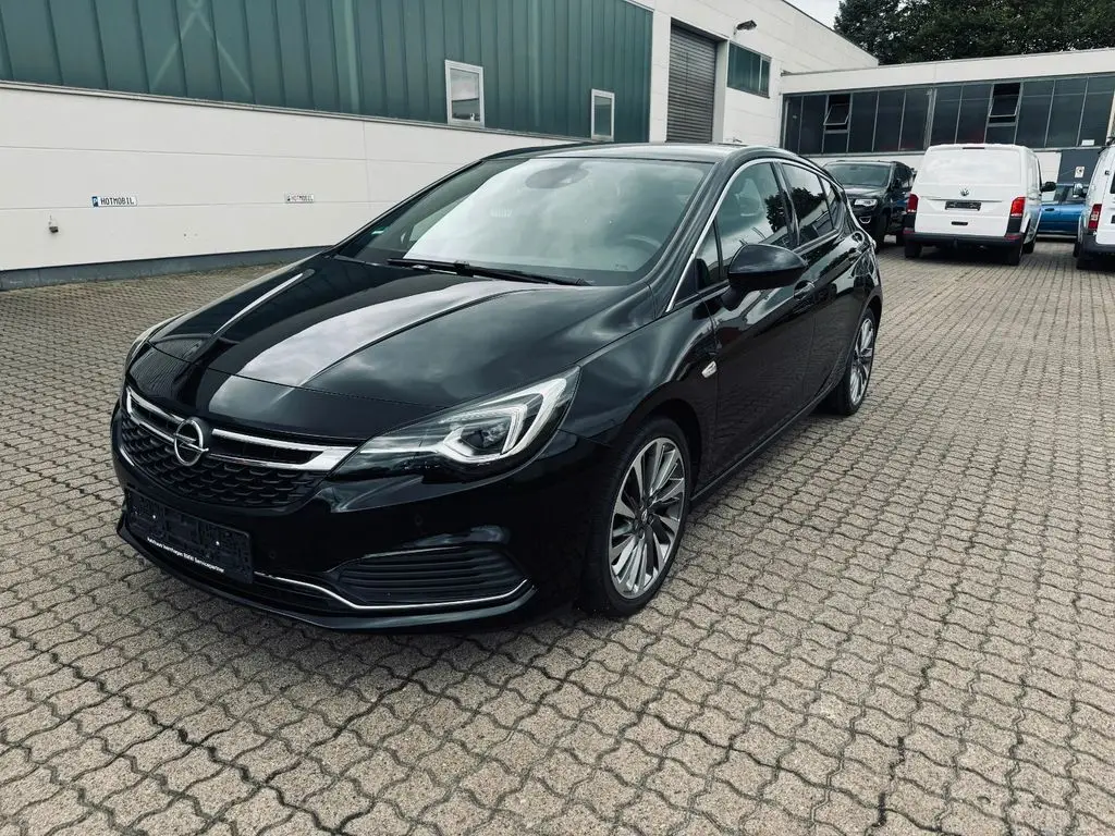 Photo 1 : Opel Astra 2018 Petrol