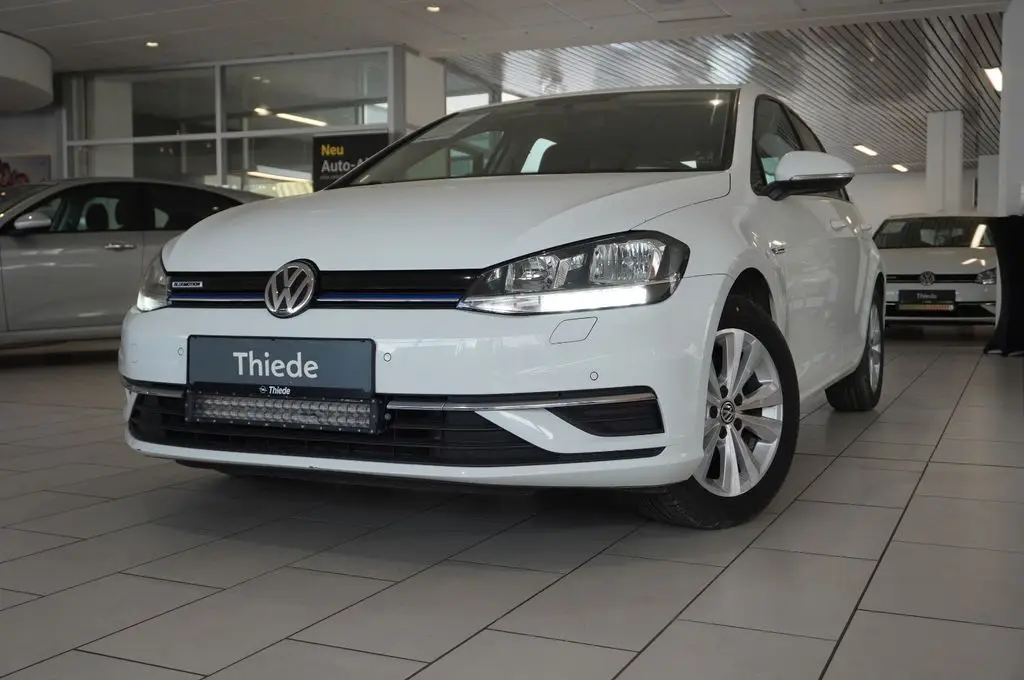 Photo 1 : Volkswagen Golf 2019 Petrol