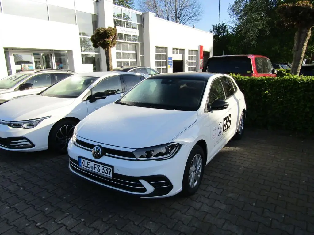 Photo 1 : Volkswagen Polo 2024 Petrol