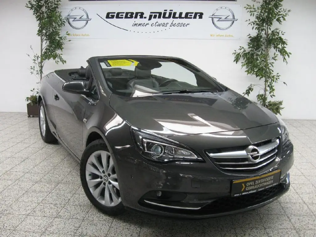 Photo 1 : Opel Cascada 2016 Petrol