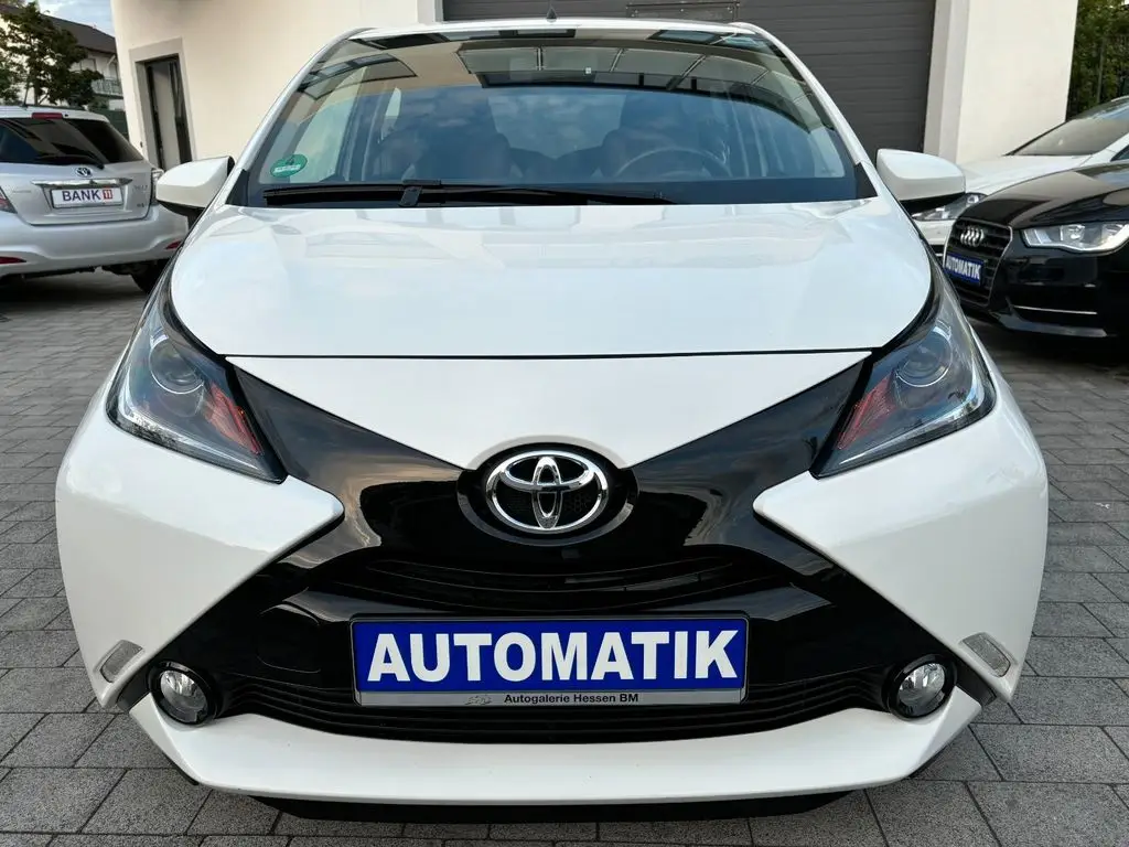 Photo 1 : Toyota Aygo X 2015 Petrol