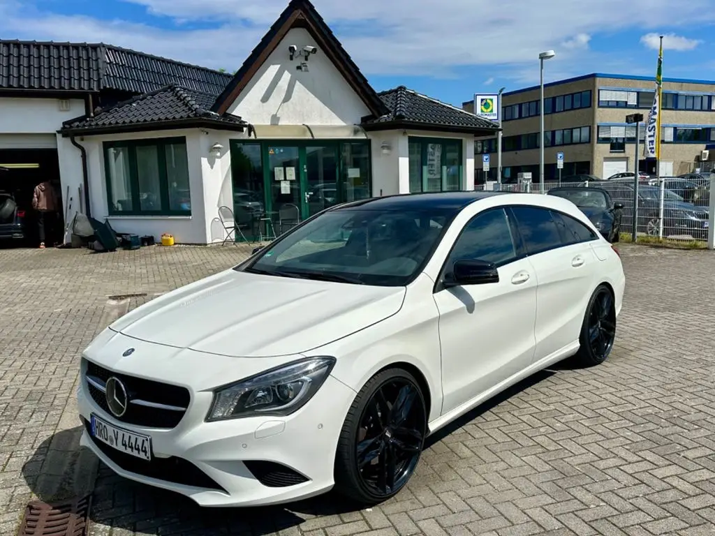 Photo 1 : Mercedes-benz Classe Cla 2015 Petrol