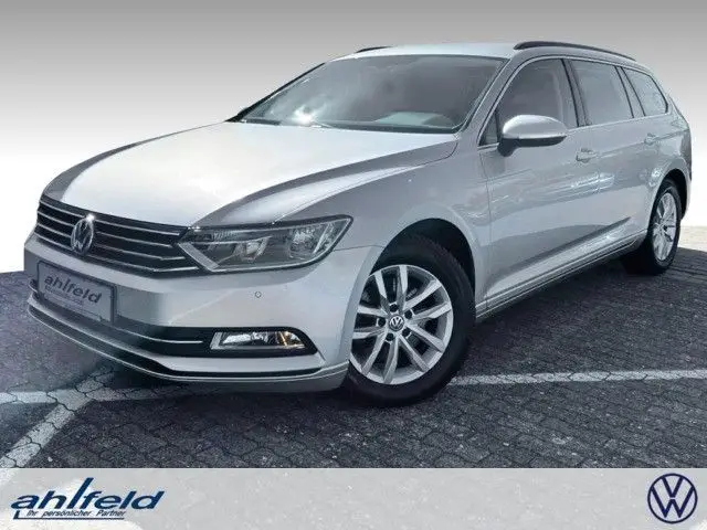 Photo 1 : Volkswagen Passat 2017 Essence