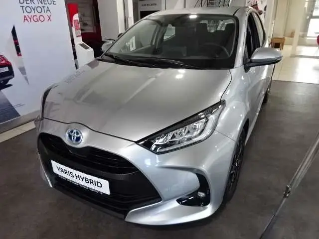 Photo 1 : Toyota Yaris 2023 Petrol