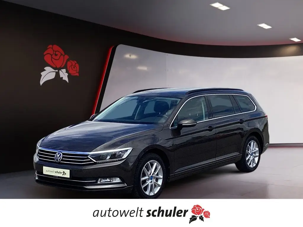 Photo 1 : Volkswagen Passat 2017 Petrol