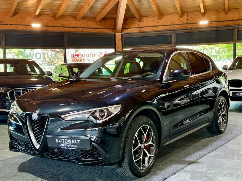 Photo 1 : Alfa Romeo Stelvio 2018 Essence