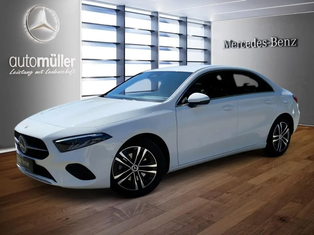 Photo 1 : Mercedes-benz Classe A 2023 Petrol