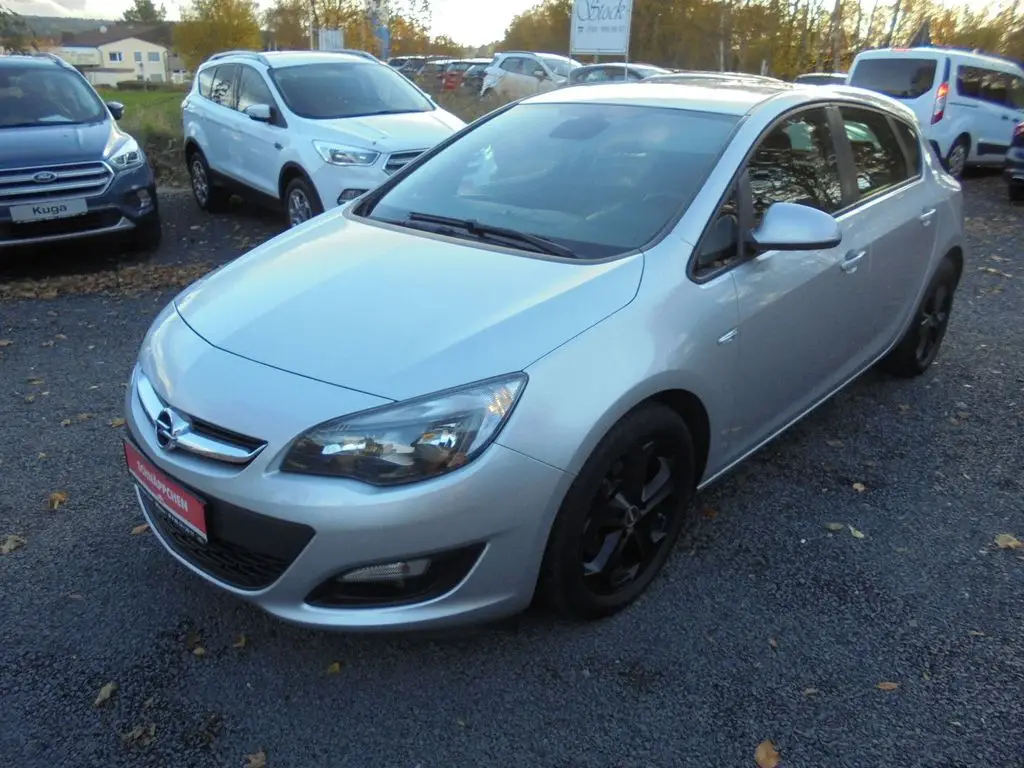 Photo 1 : Opel Astra 2015 Petrol