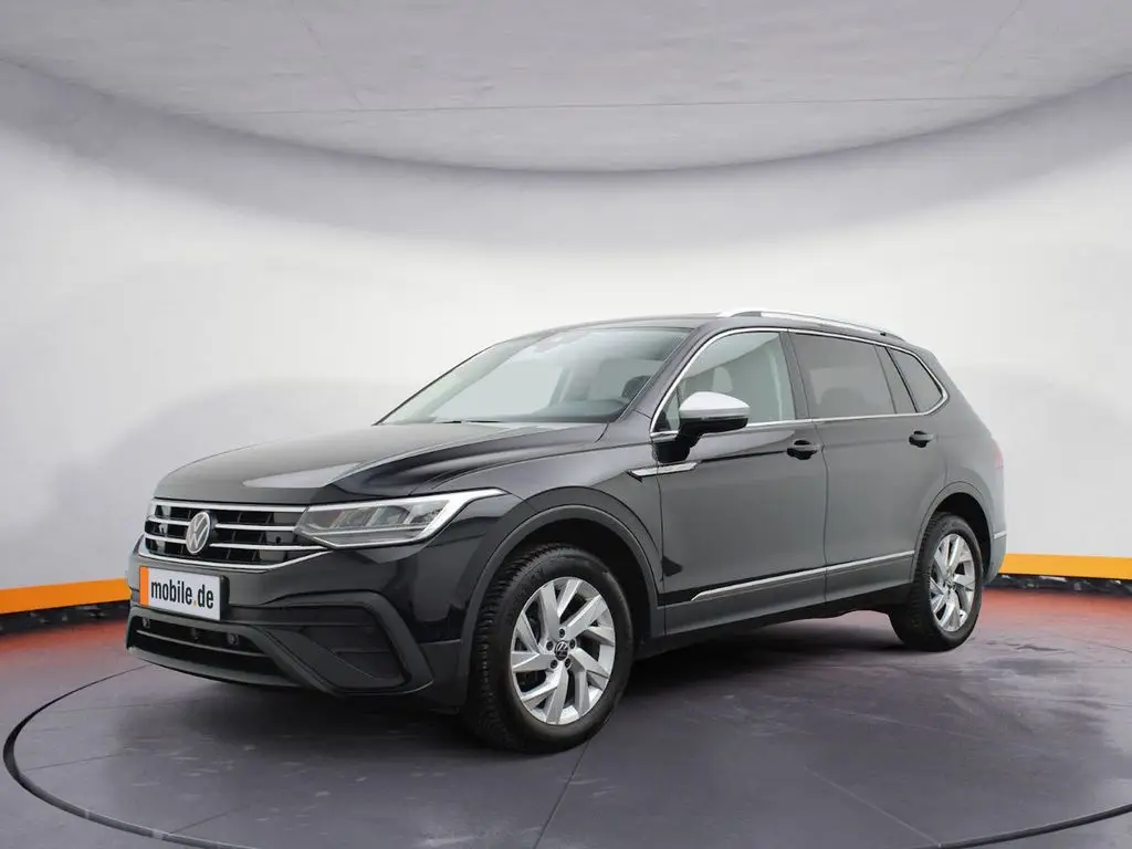 Photo 1 : Volkswagen Tiguan 2023 Petrol