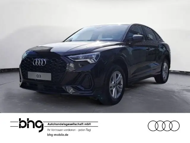 Photo 1 : Audi Q3 2024 Essence